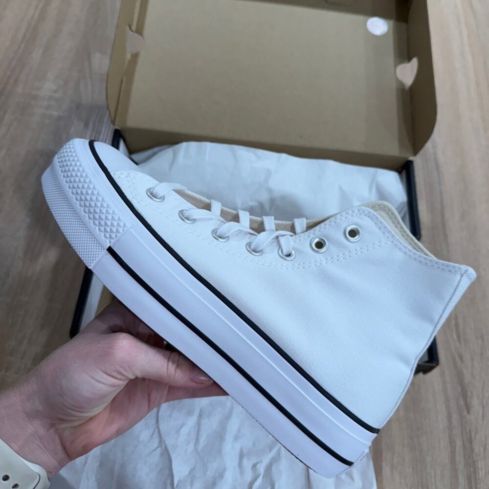 NIB • Chuck Taylor All Star Lift White Platform Canvas Size: 7 - Picture 2 of 7